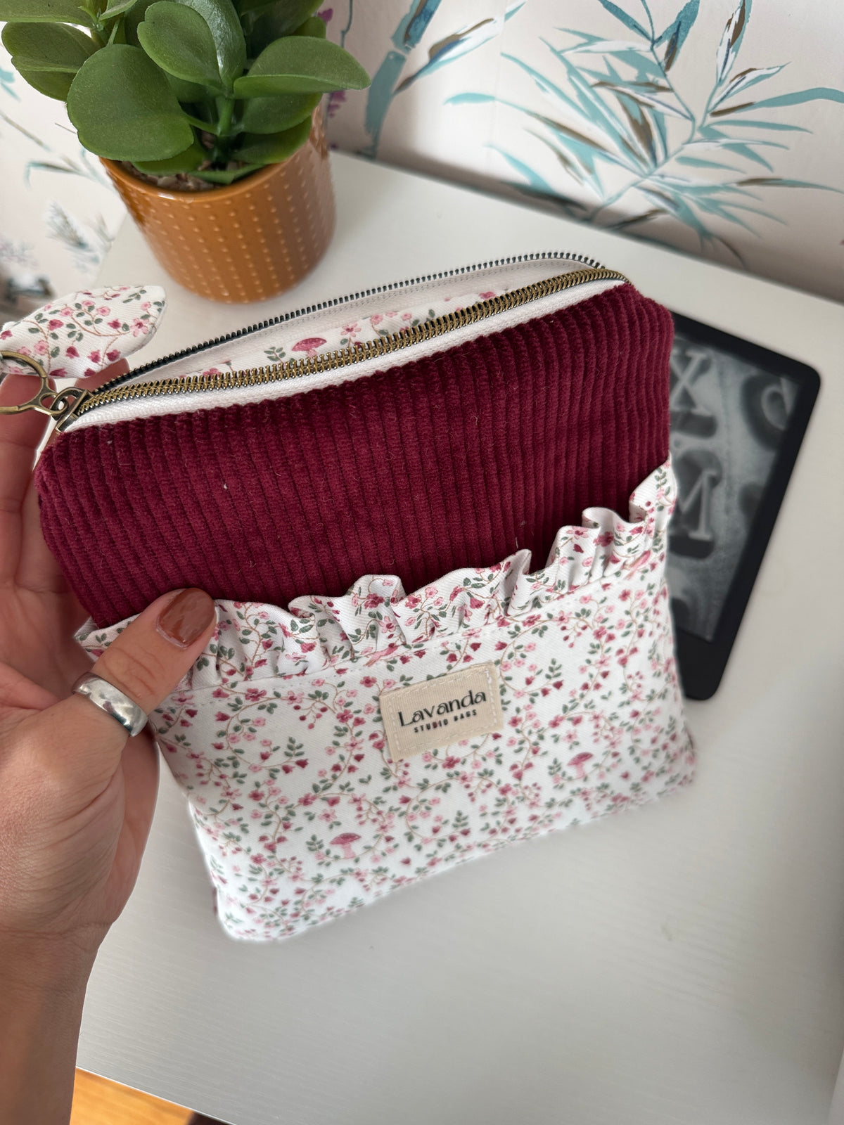 Kindle/ kobo🍂 sleeve burdeos pana and flowers