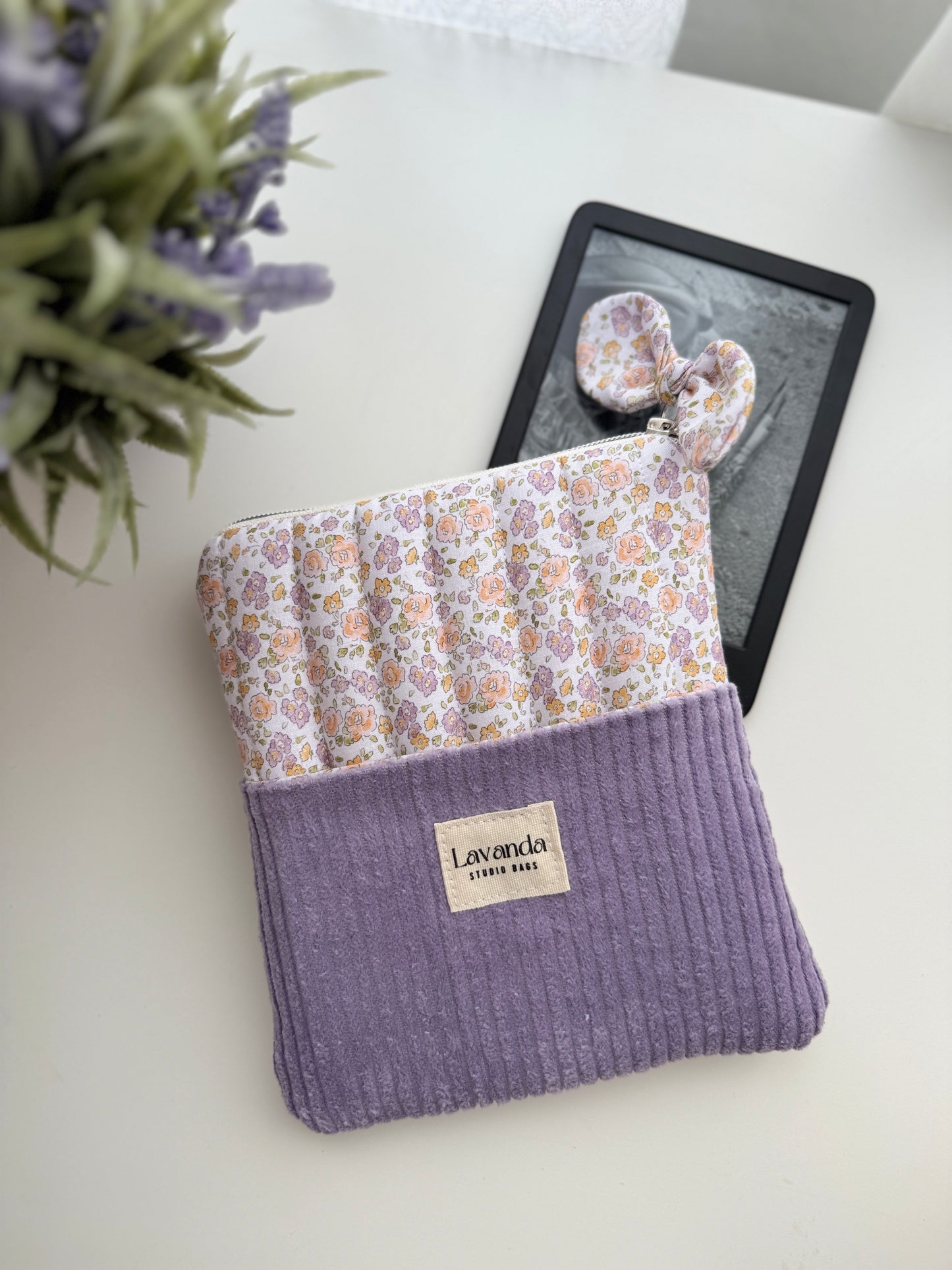 Kindle sleeve lilac lavander