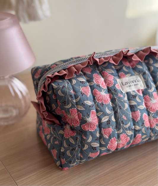 Cosmetic bag floral wind