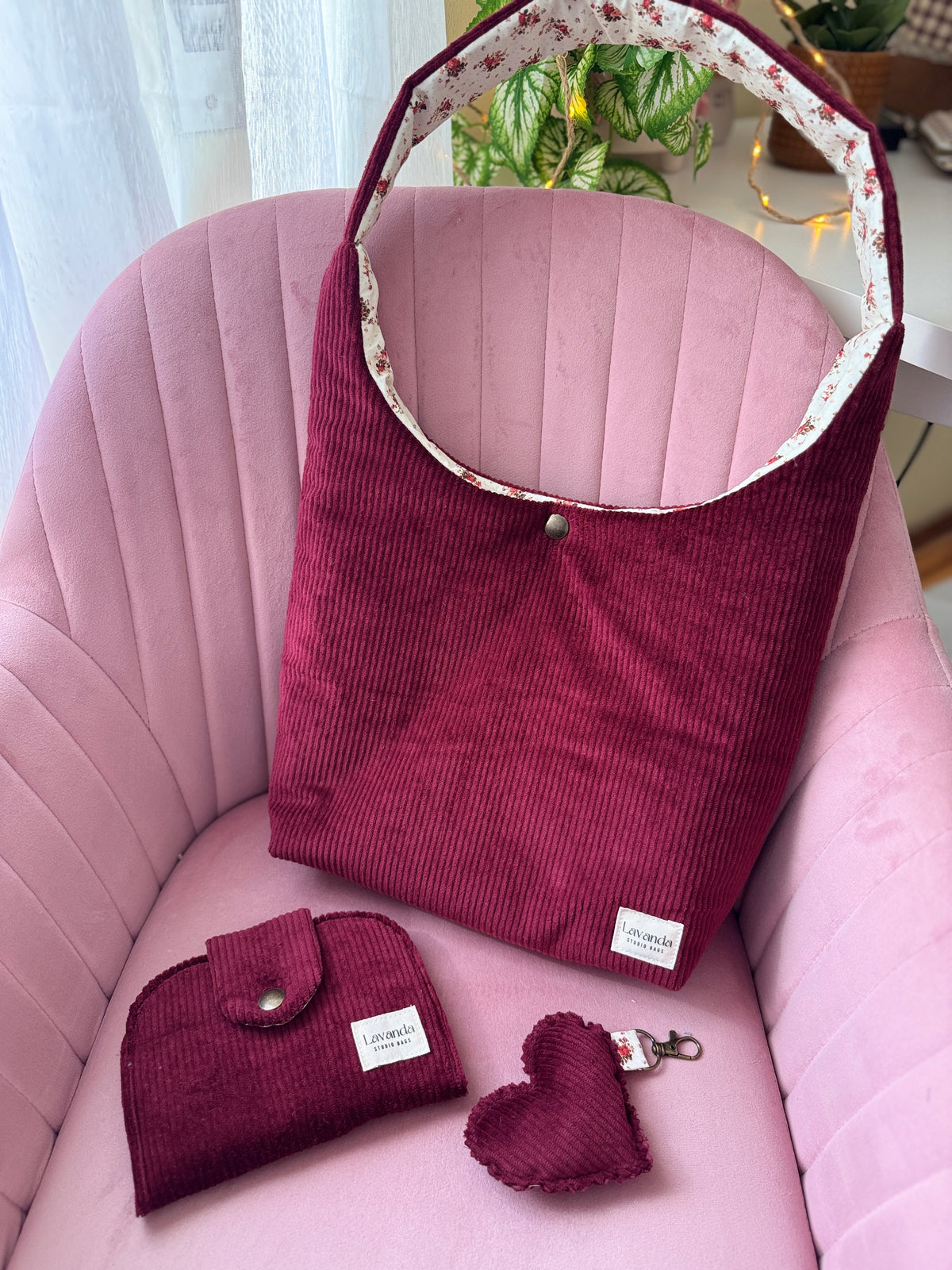 New! Iris bag🍂 burdeos pana + Heart keychain.