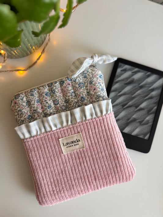 Kindle/ kobo🍂 sleeve pink pana and flowers
