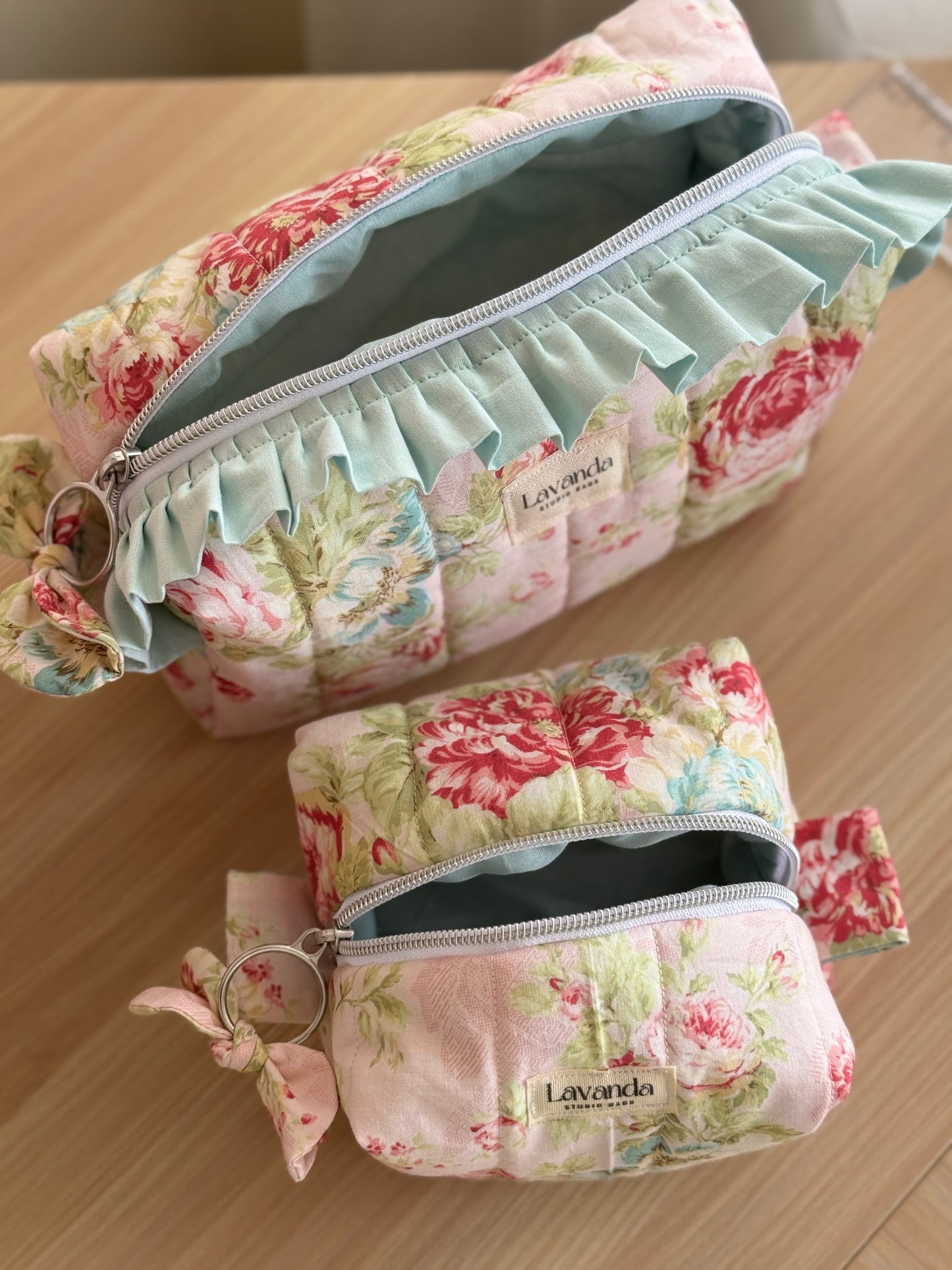Mini cometic bag rouse ligth cosmetic bag.