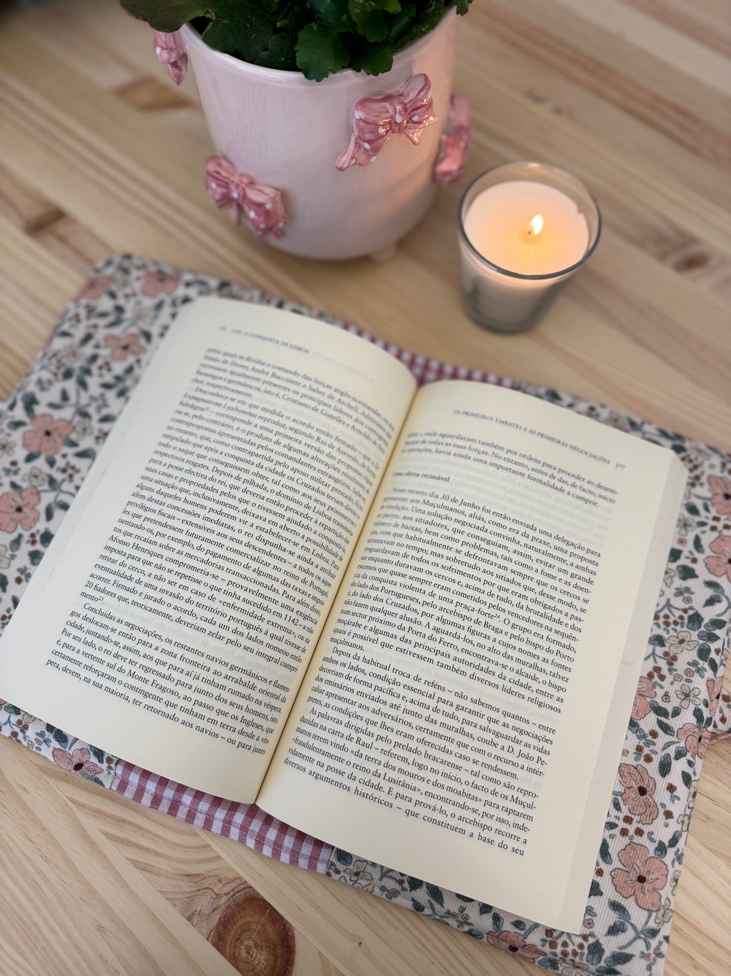 Book cover with flaps pastel flowers