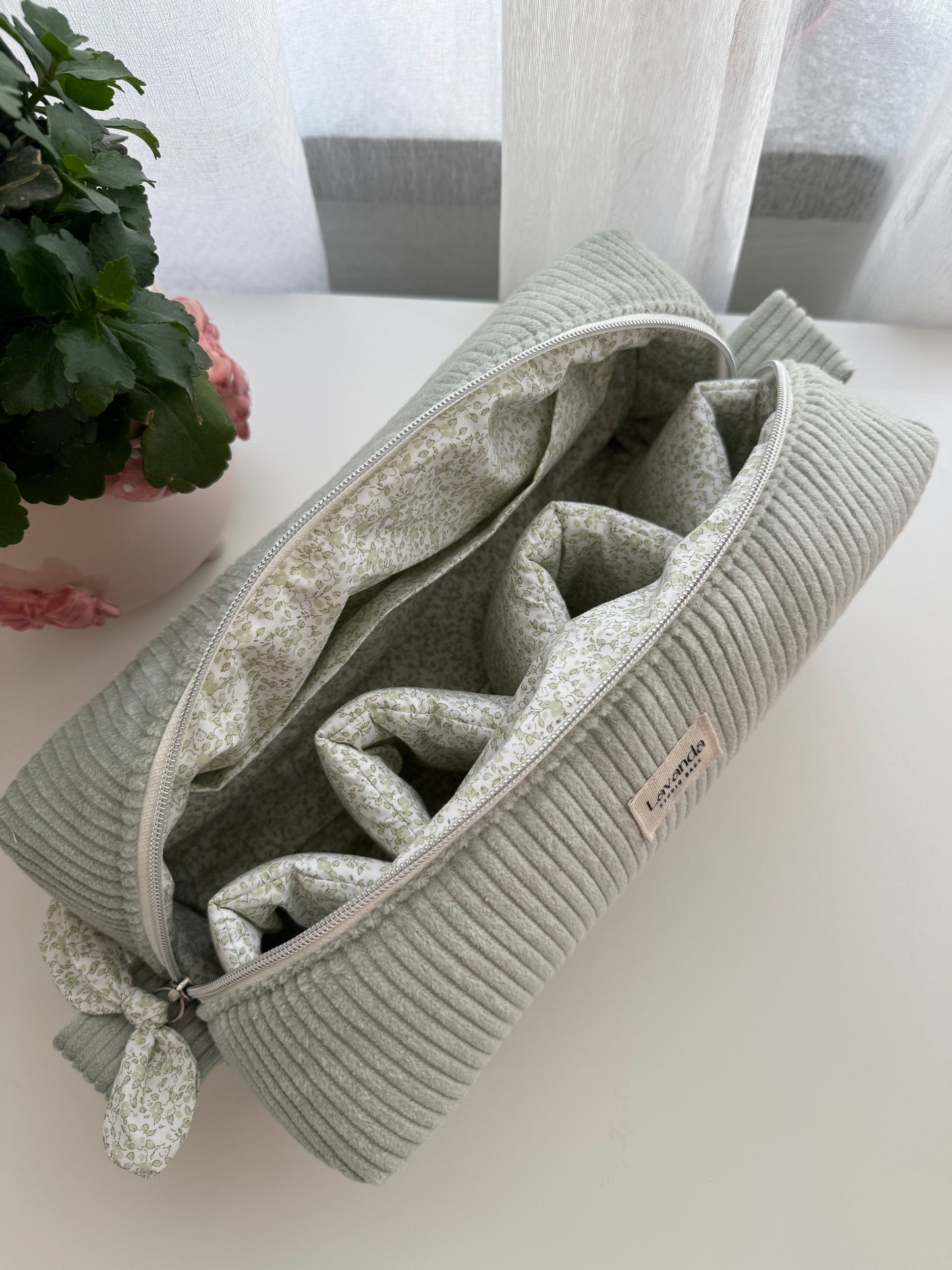 Dyson airwrap bolsa menta pana e flores por dentro
