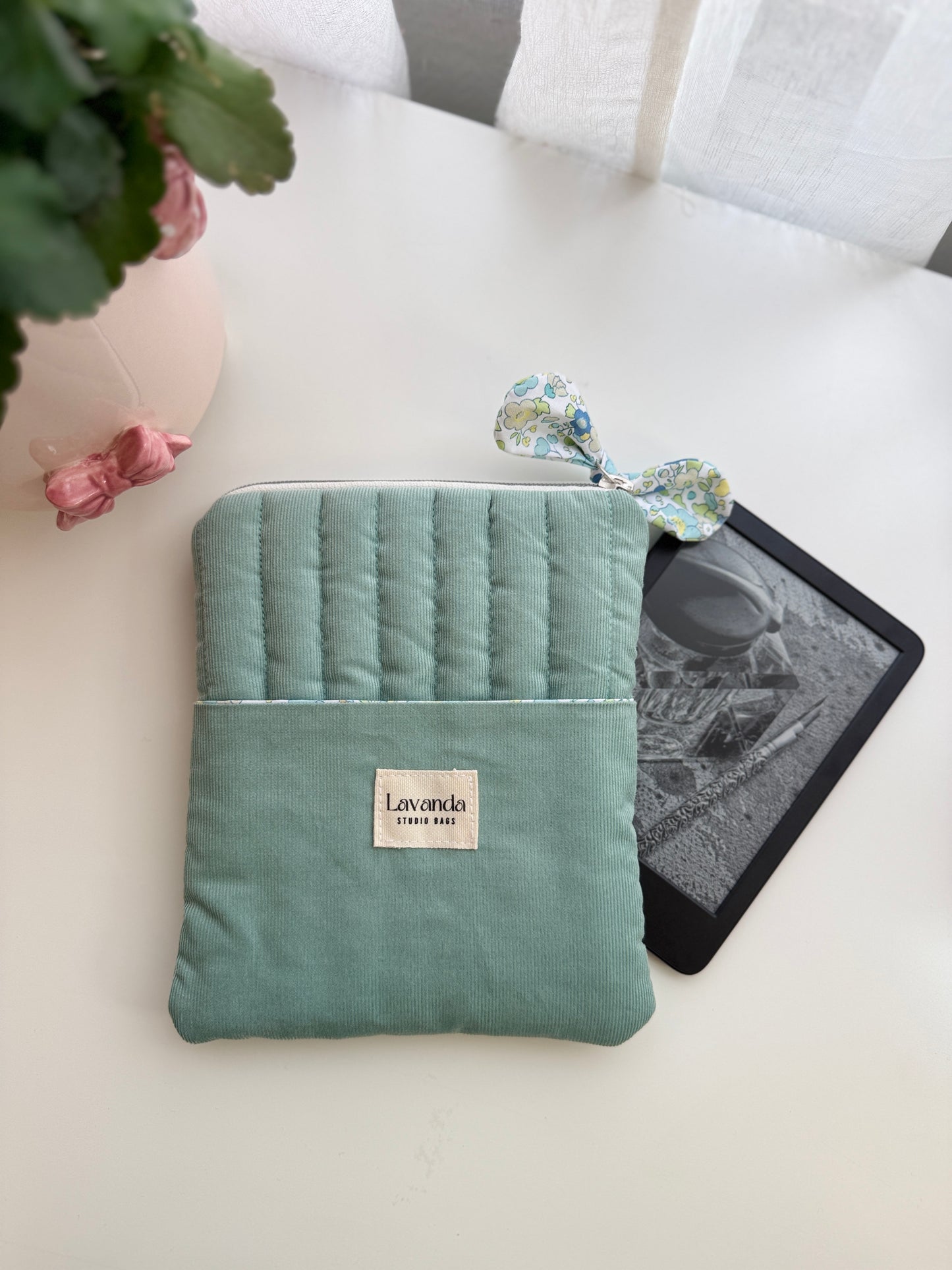 Capa Kindle cápsula pastel pistácio