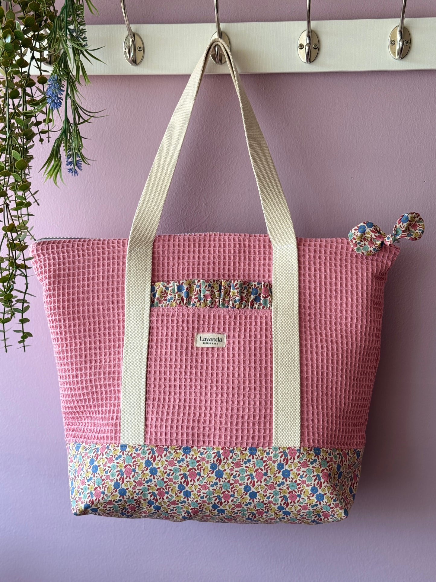 A.Tote bag Dalia pink waffle (custom bag) Available to make. Zipper