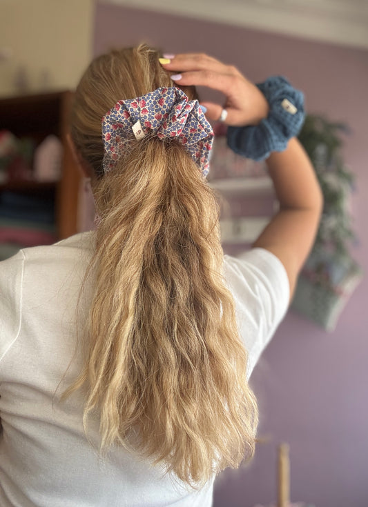 Scrunchie lirio flowers pattern 2