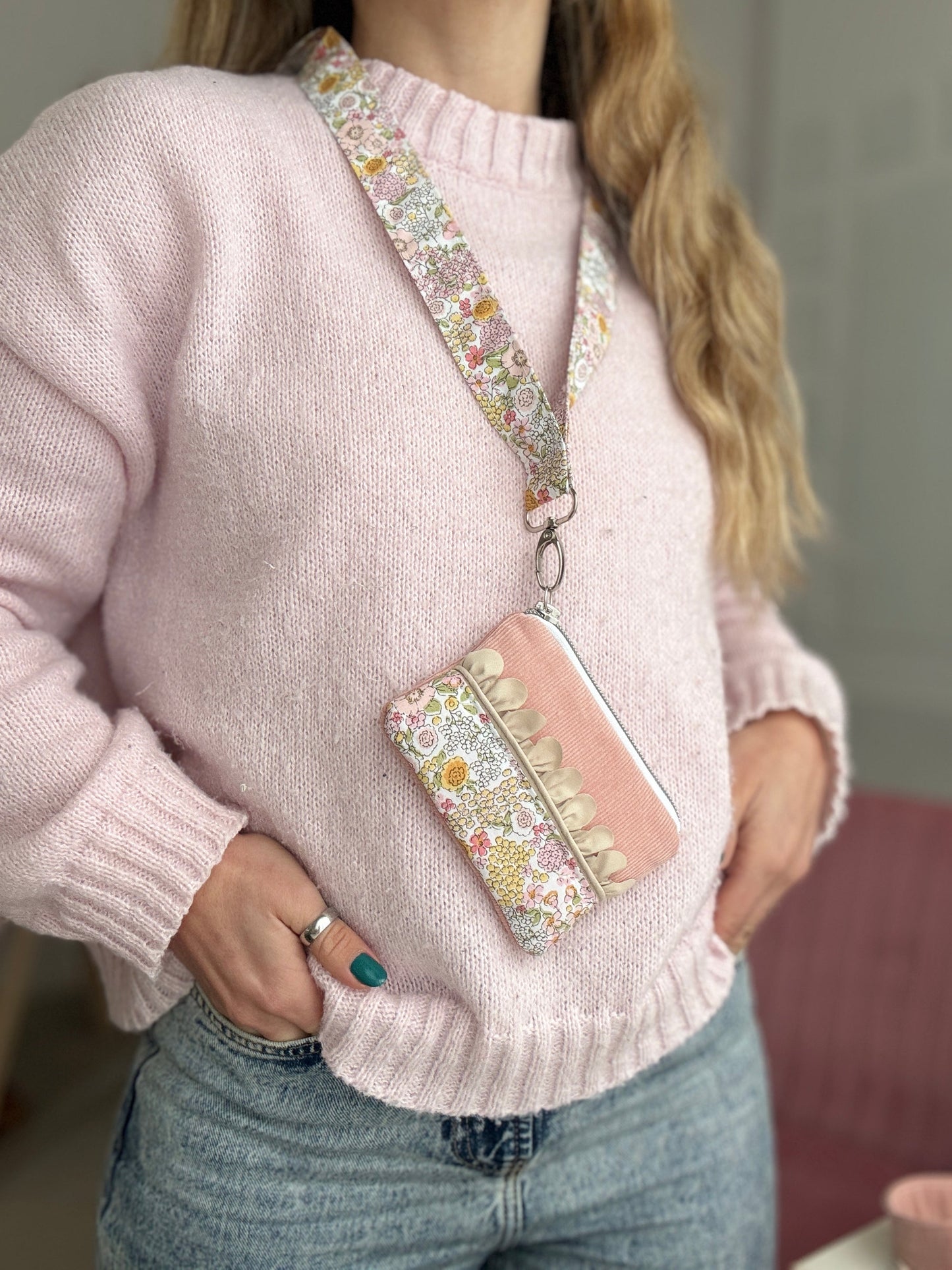 Cordões + mini bolsa