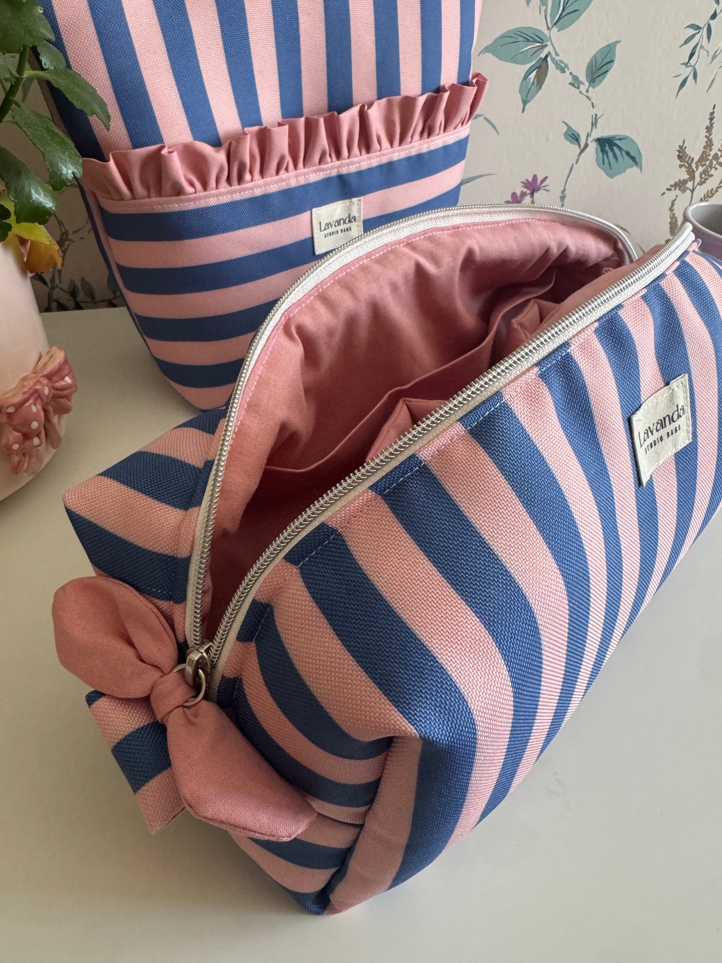 Dyson airwrap bag strap pink and blue