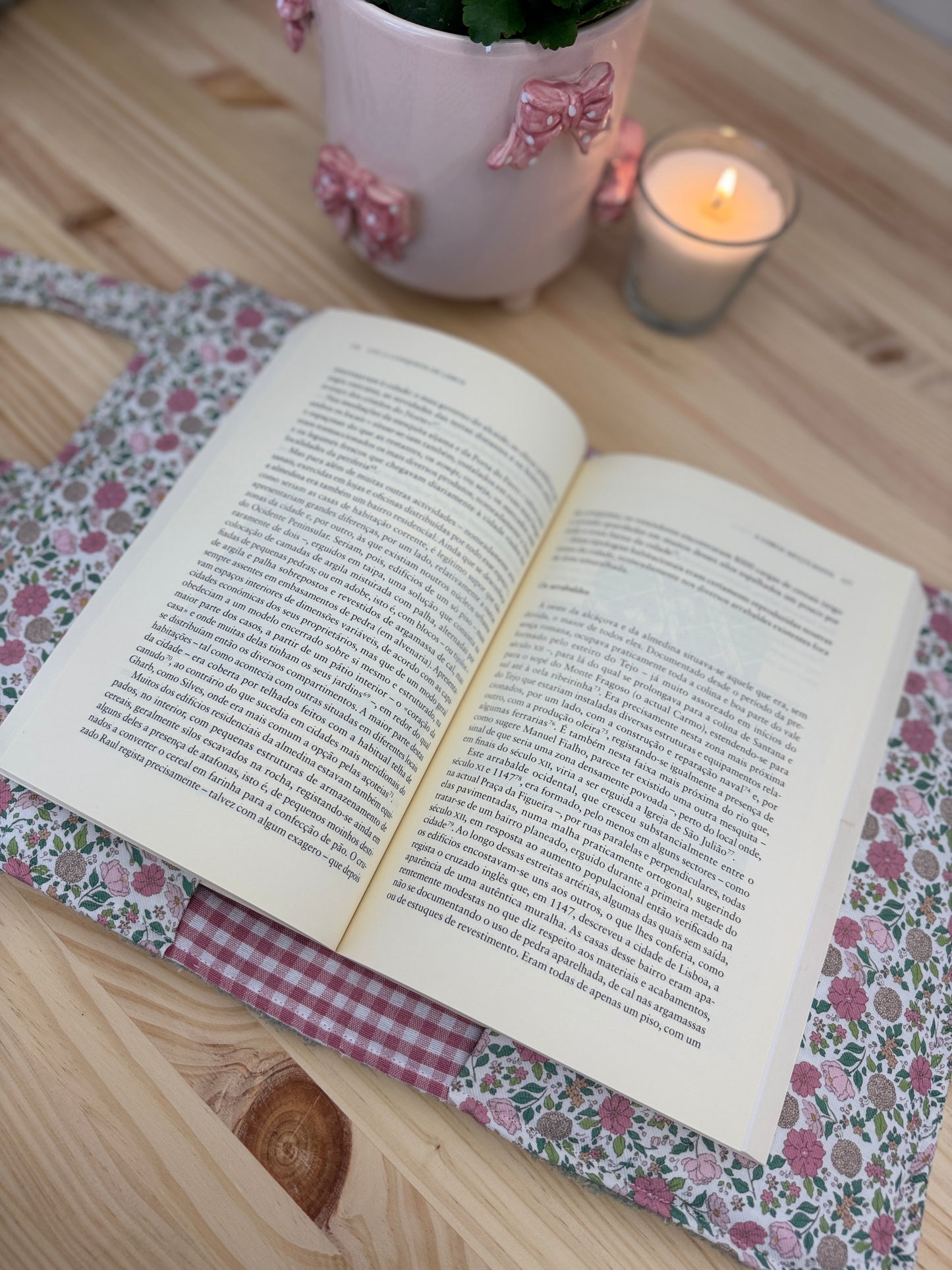 Book cover with flaps teddy green and flowers