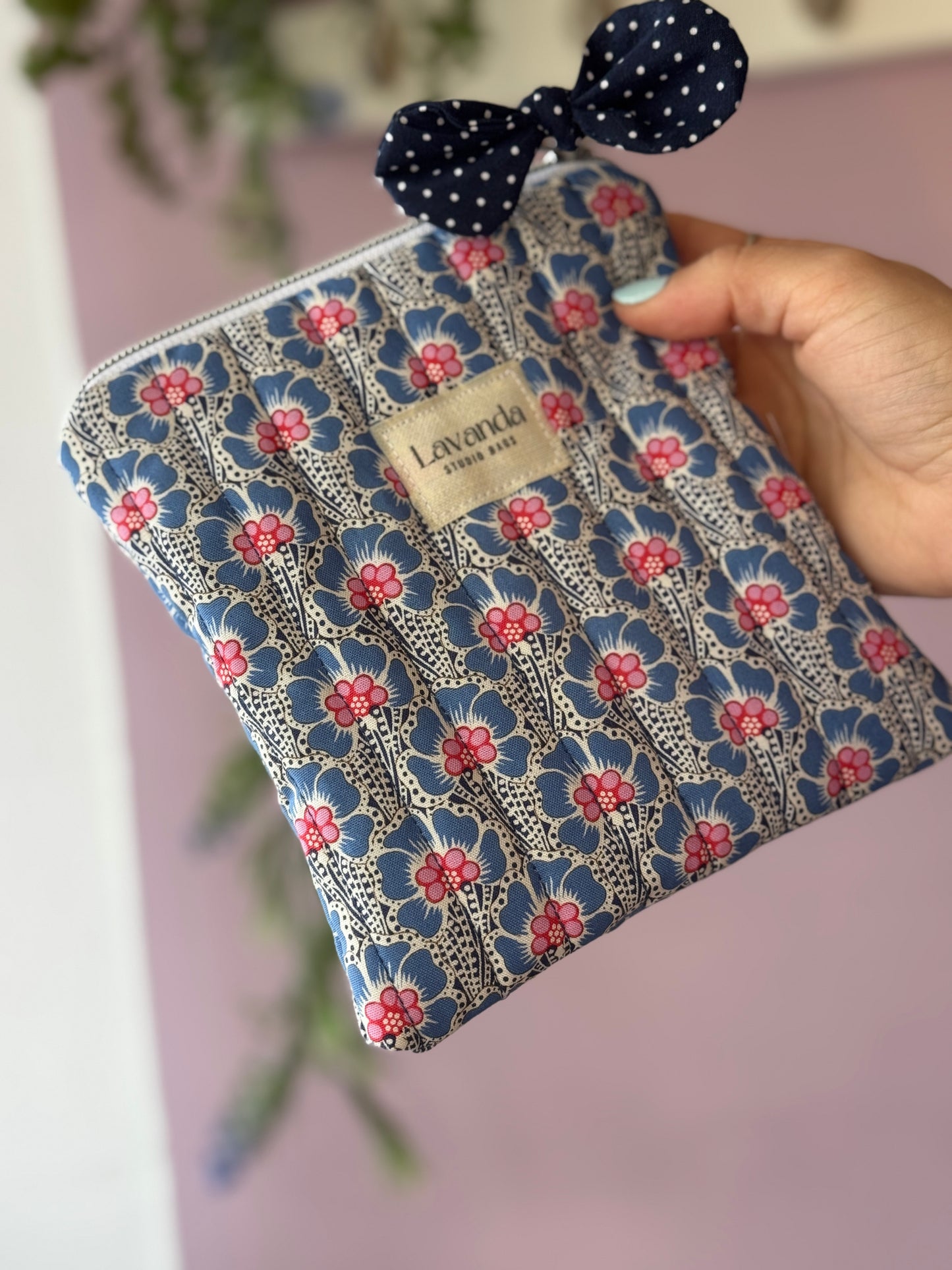 Kindle sleeve blue love floral