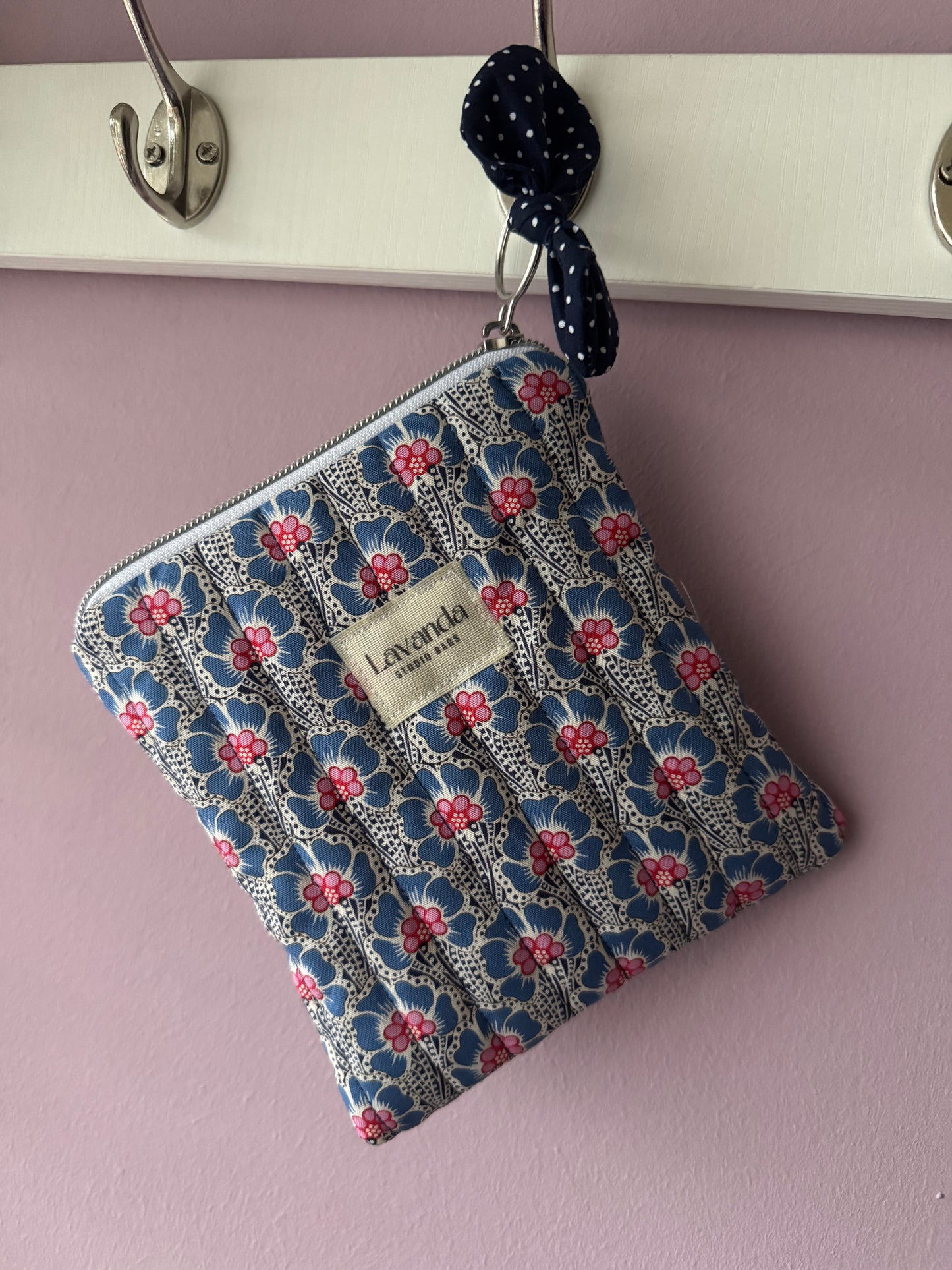 Kindle sleeve blue love floral