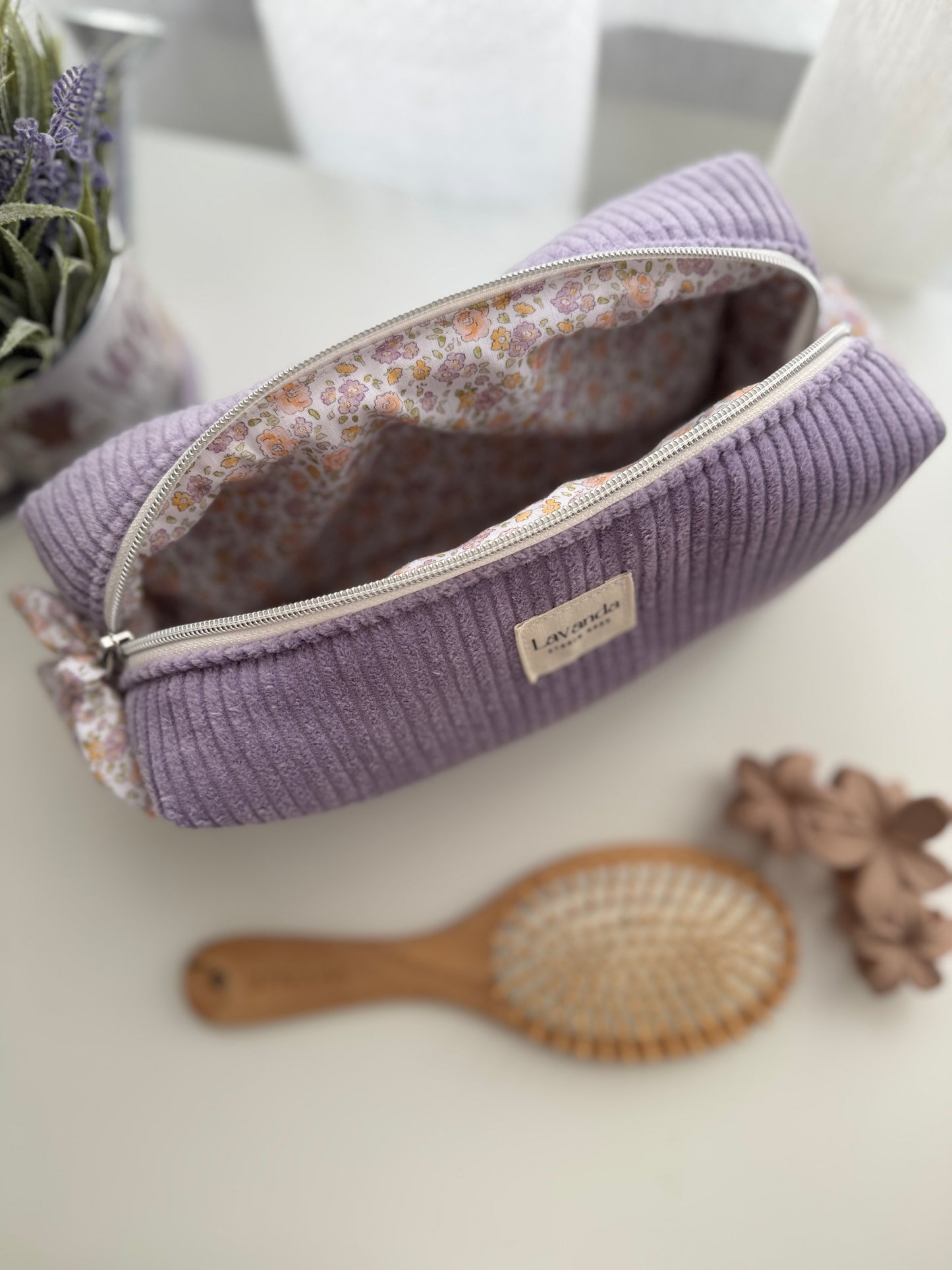 Fresia cosmetic bag simple large lilac flowers