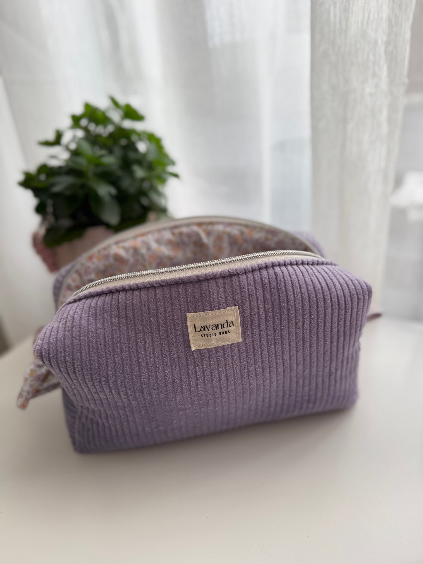Fresia cosmetic bag simple large lilac flowers