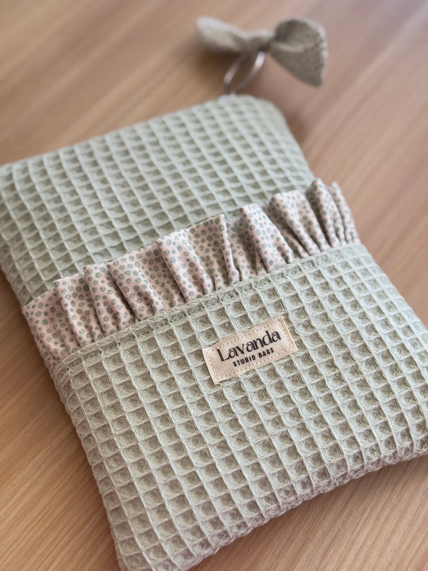 Kindle sleeve mint ice cream/ limited edition