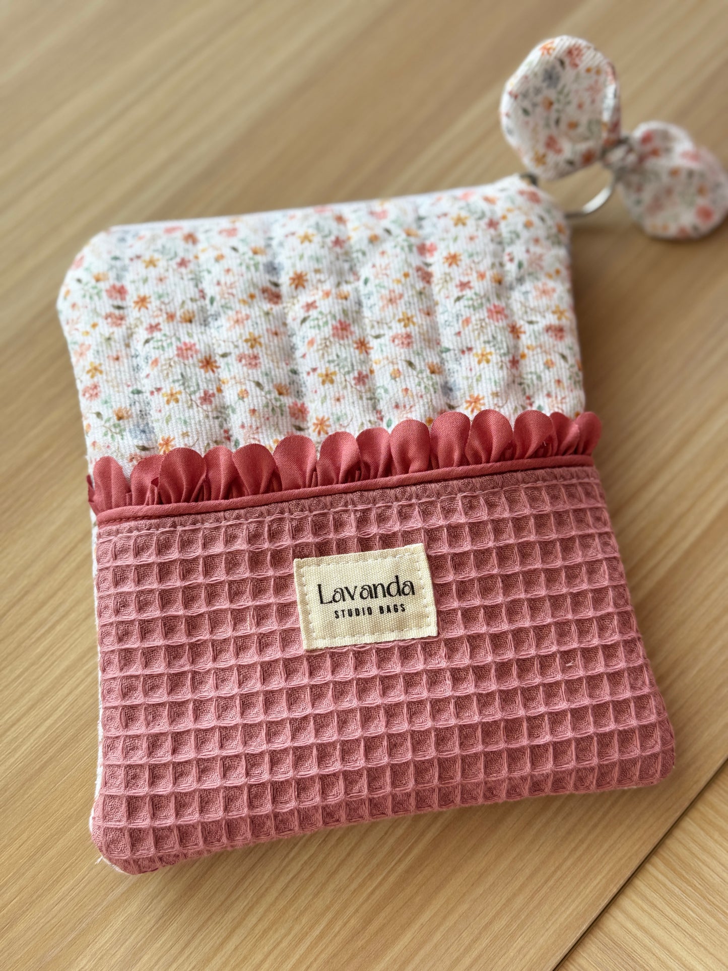 Kindle sleeve pastel flowers pink and pink
