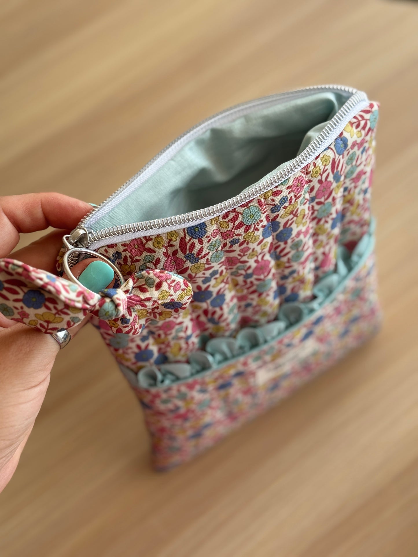Kindle sleeve flower and pocket