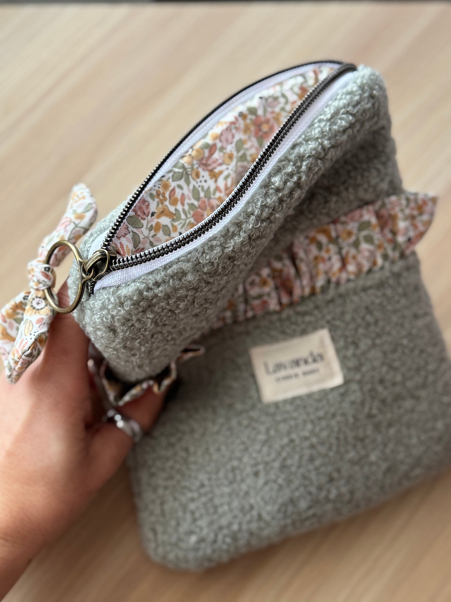 Kindle sleeve teddy green and flowers