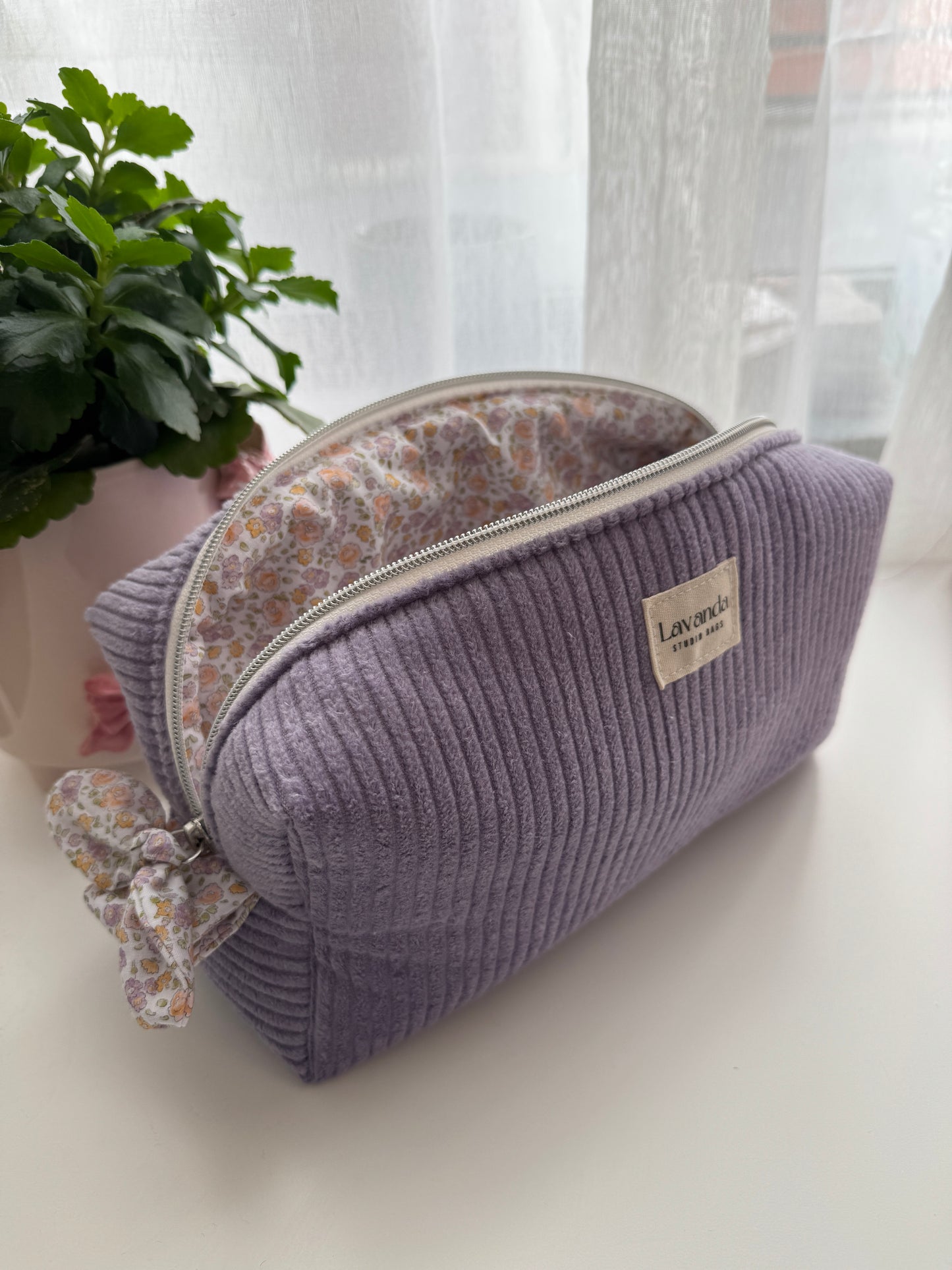 Fresia cosmetic bag simple large lilac flowers