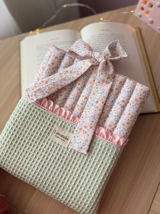 Book cover mint waffle/flowers