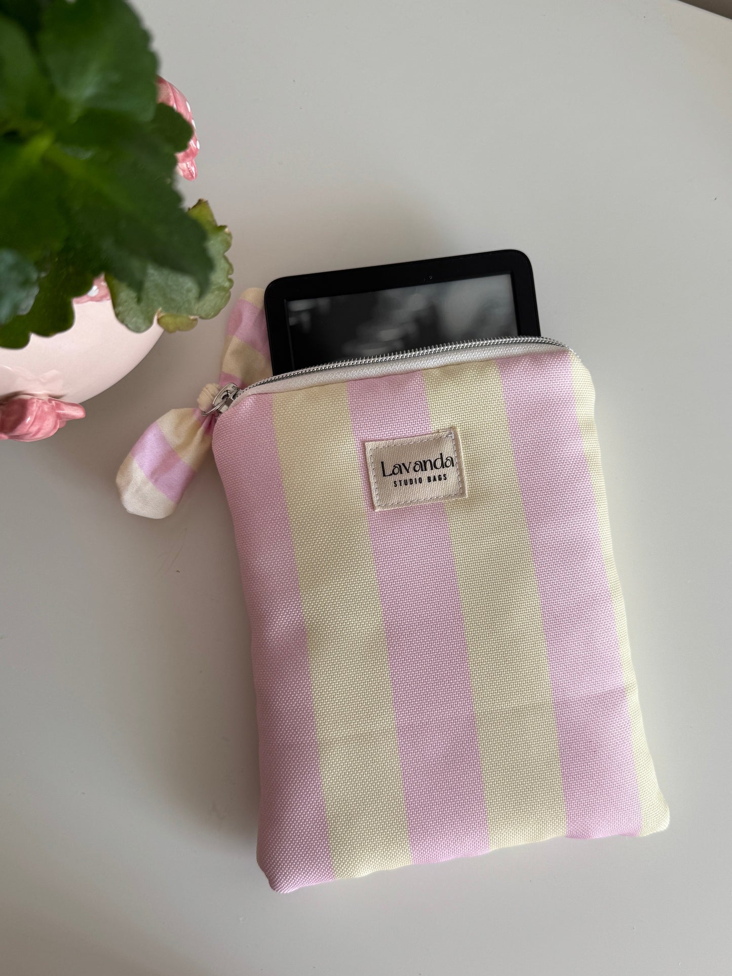 Kindle sleeve simple🌸