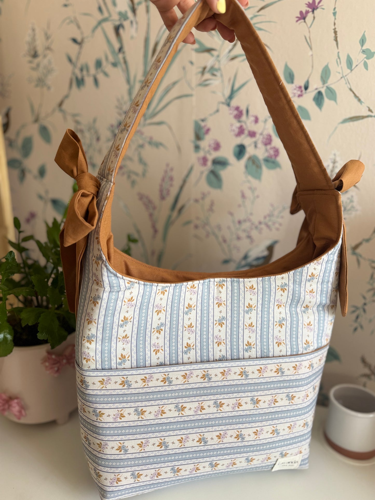 New Iris bag🌸 camel and blue