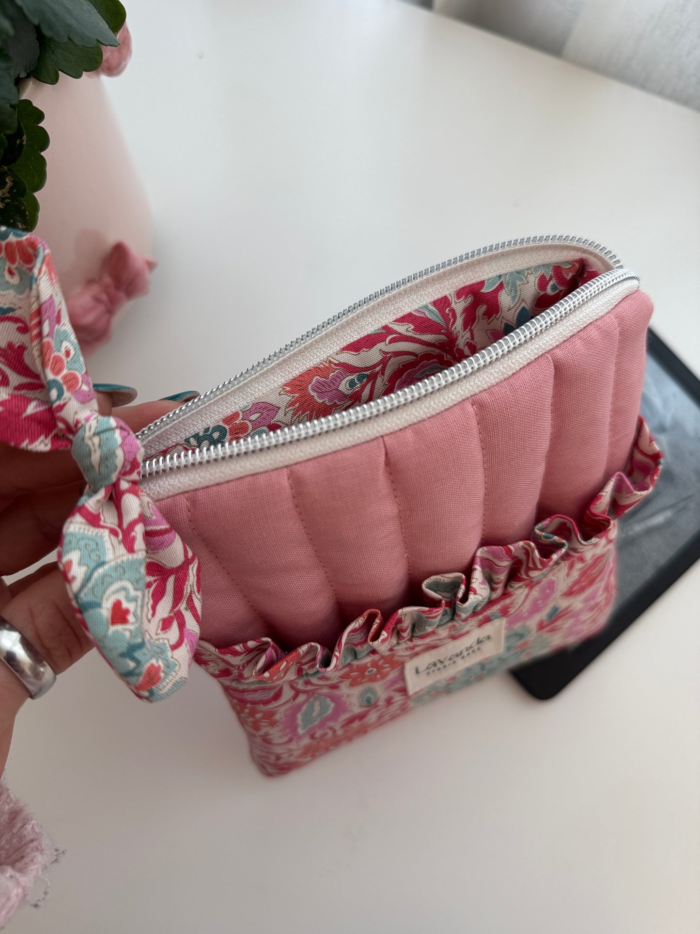Capa para Kindle flores coloridas rosa
