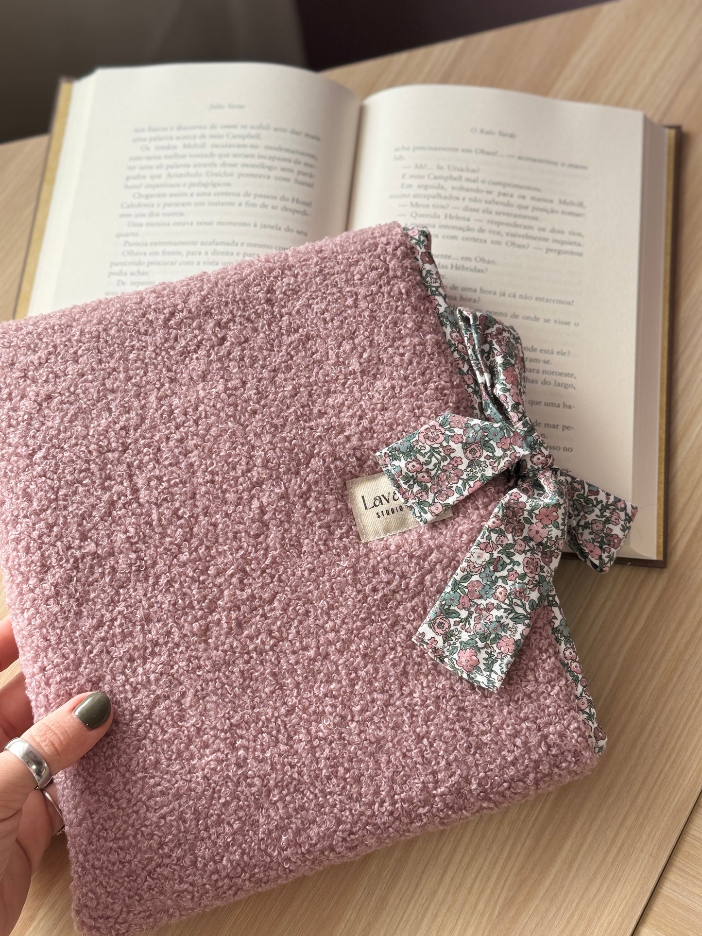 Book cover teddy old pink and flowers