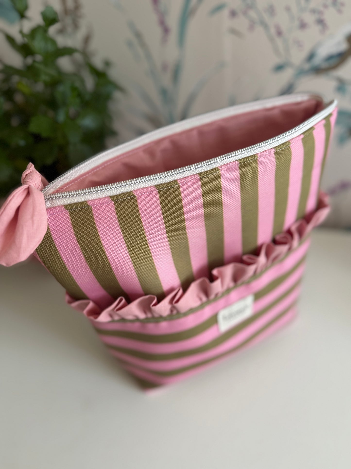 Cosmetic bag cosmos🏖️ strap pink and olive