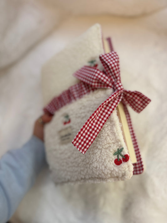 Book cover with flaps and pocket 🍒