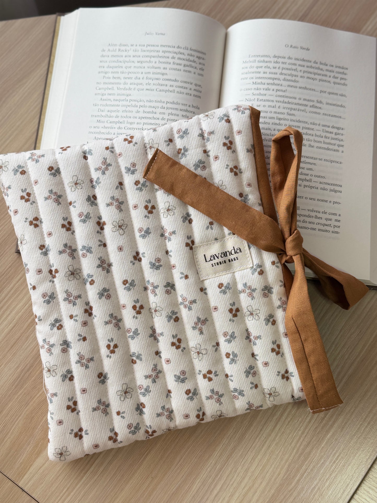 Book cover brown and flowers