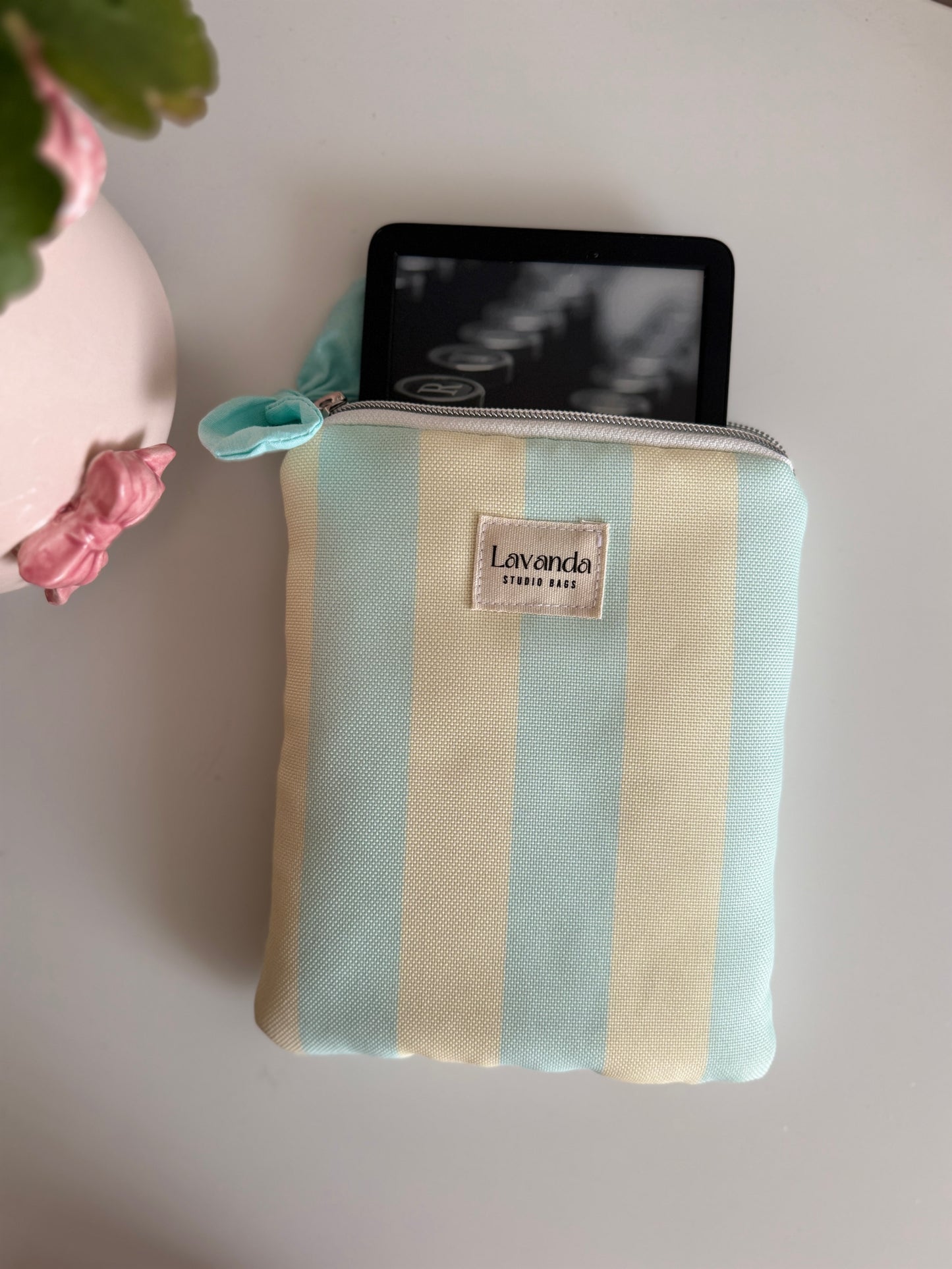 Kindle sleeve simple🌸