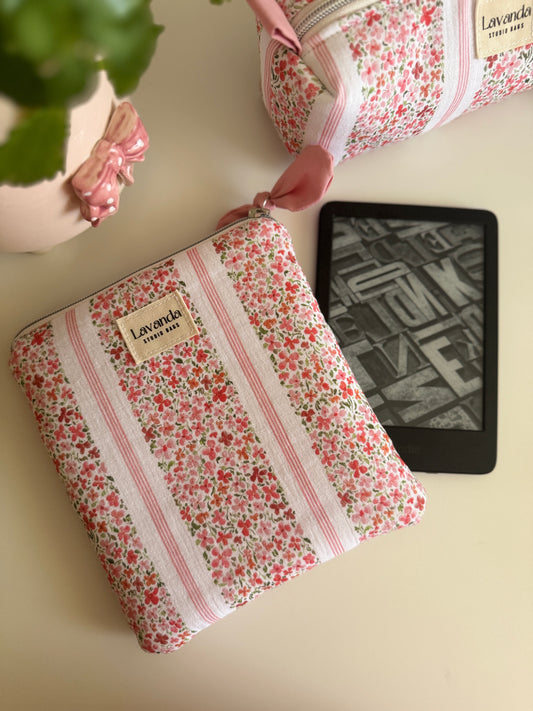 Kindle sleeve simple little capsule🌸