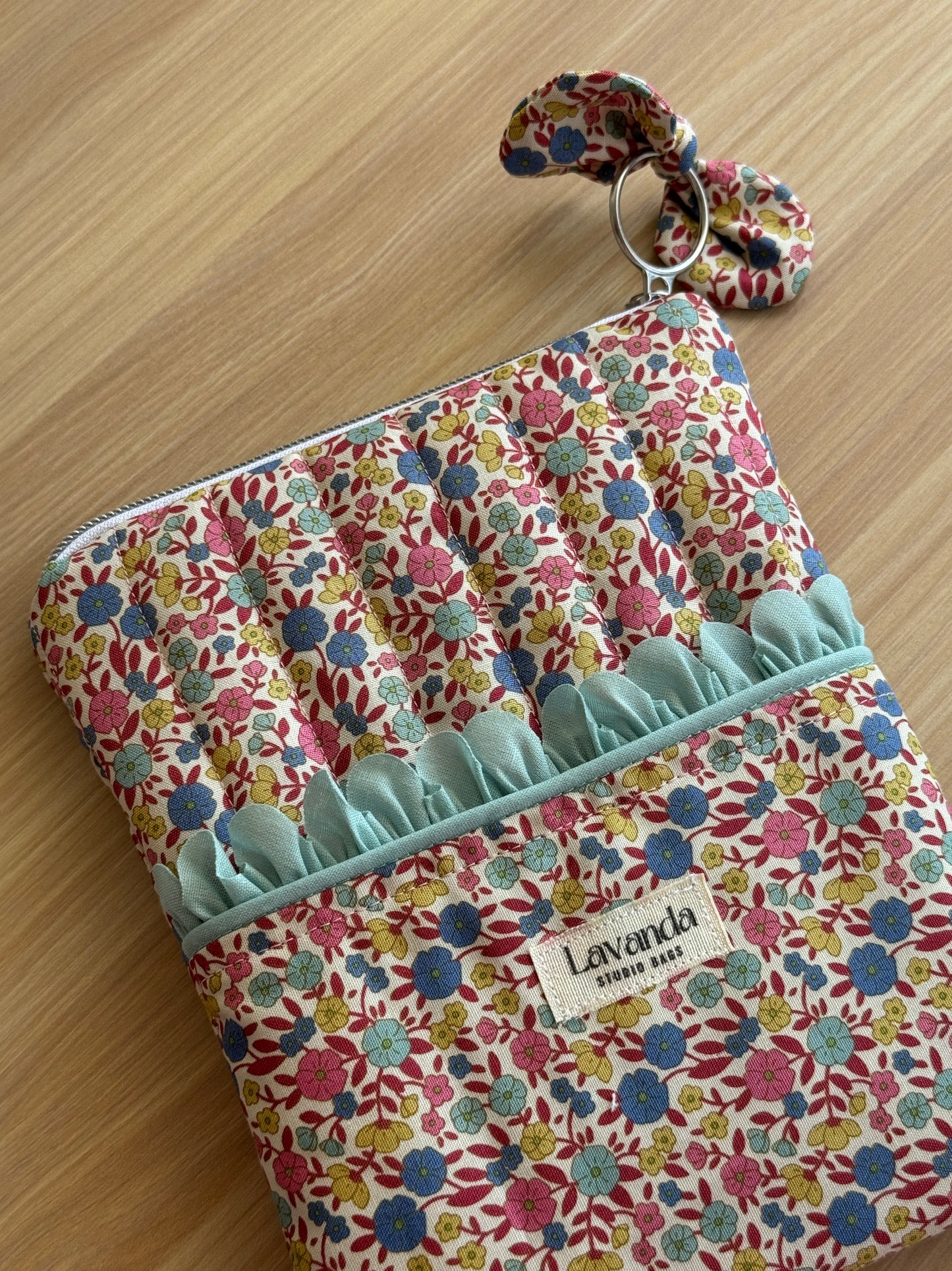 Kindle sleeve flower and pocket