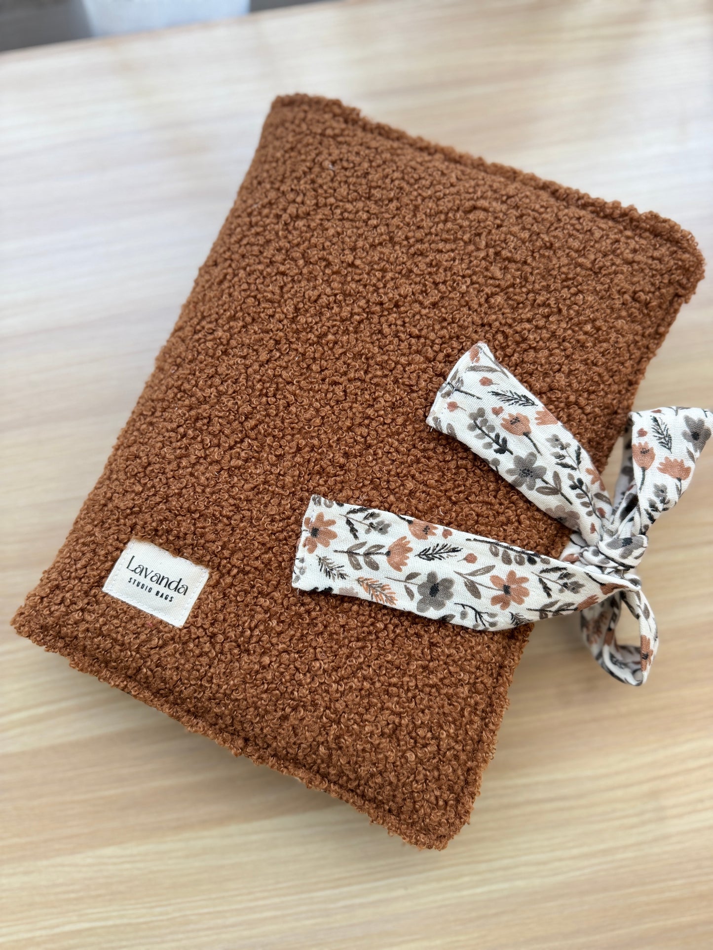 Book cover with flaps teddy brawn and flowers