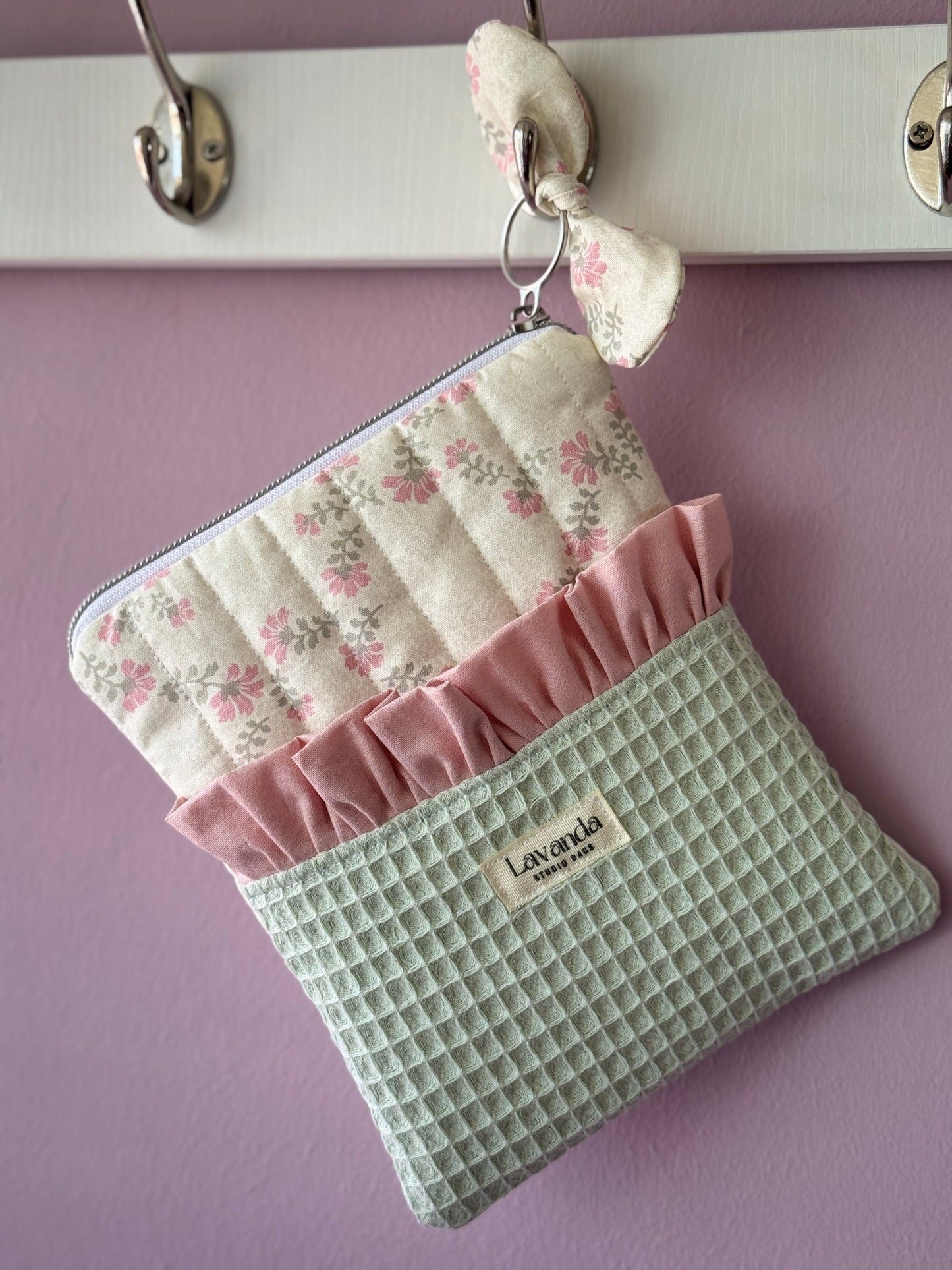 Kindle sleeve pastel pink flowers and mint