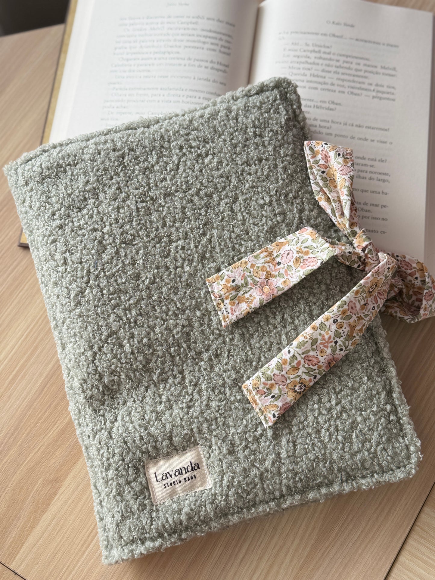 Book cover with flaps teddy green