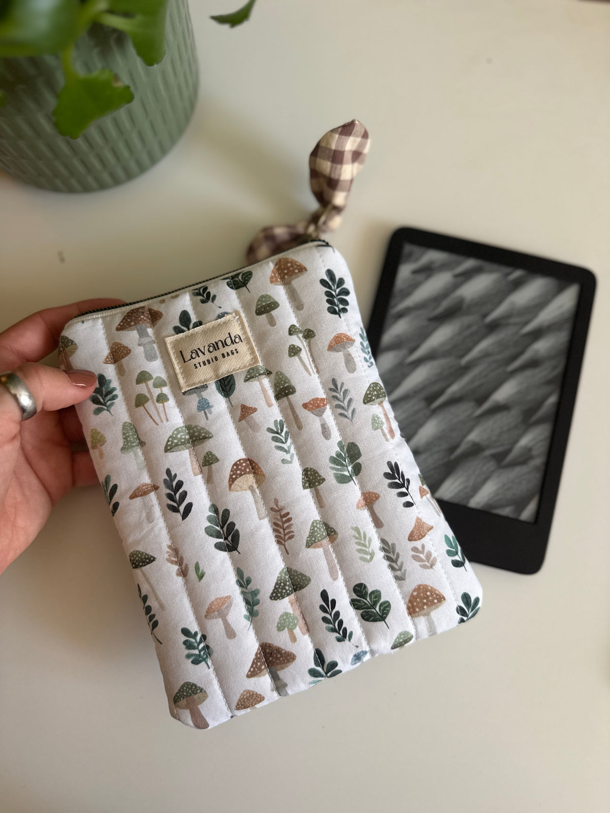 Kindle sleeve simple🍄‍🟫