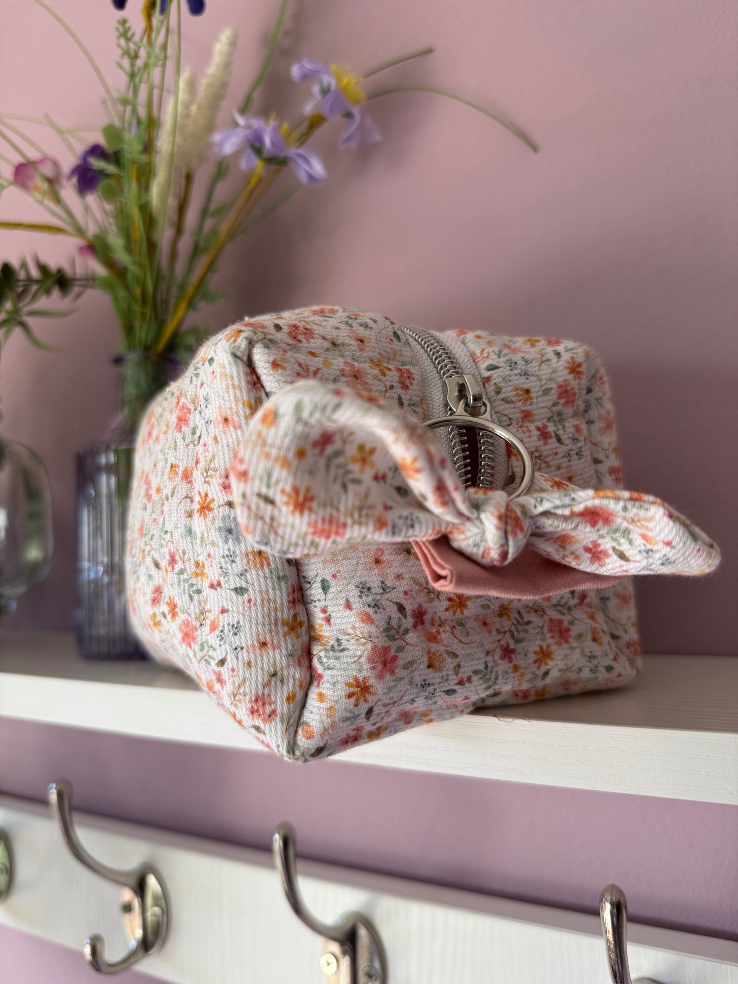 Mini happy box pastel flowers