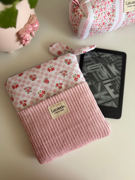 Kindle/ kobo sleeve little capsule🌸