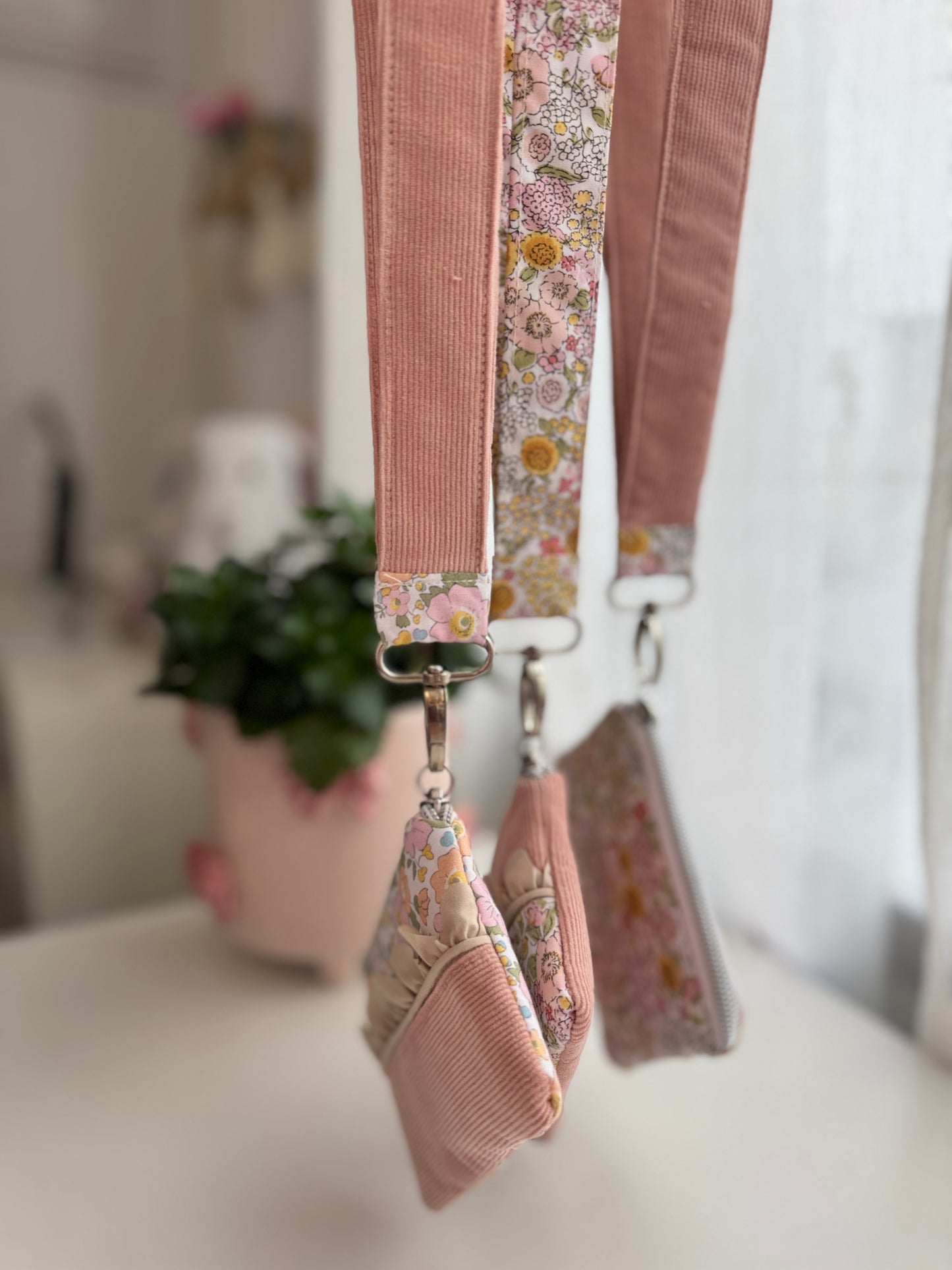 Cordões + mini bolsa