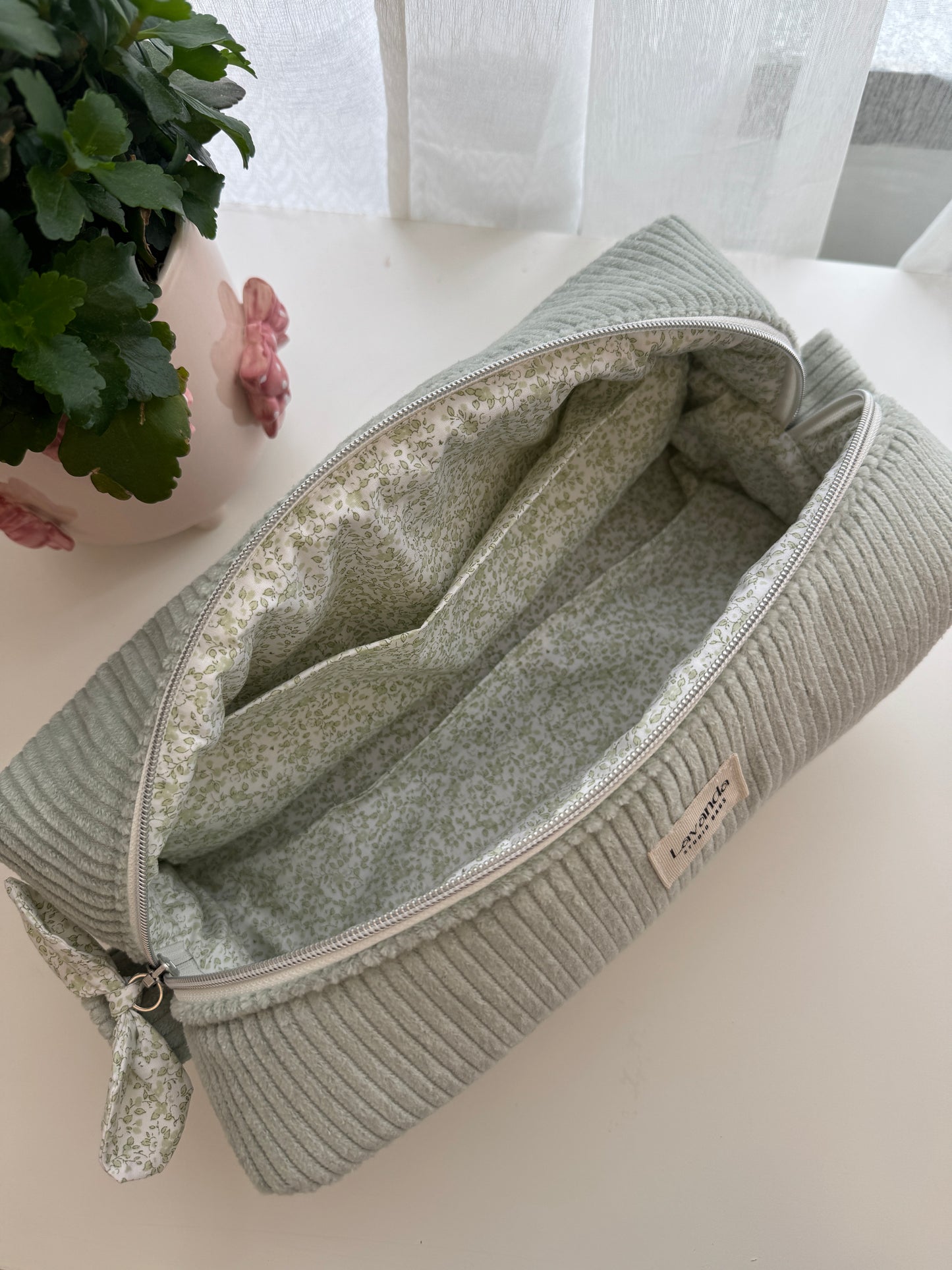 Dyson airwrap bolsa menta pana e flores por dentro