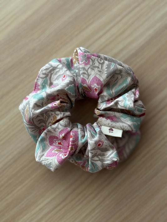 Scrunchie lirio flowers pattern 3