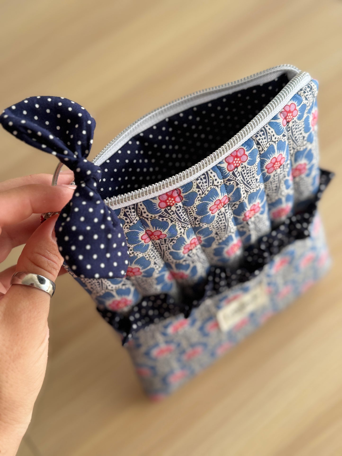 Kindle sleeve blue love floral