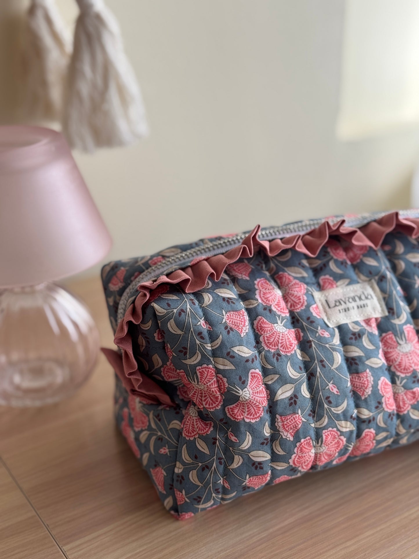 Cosmetic bag floral wind