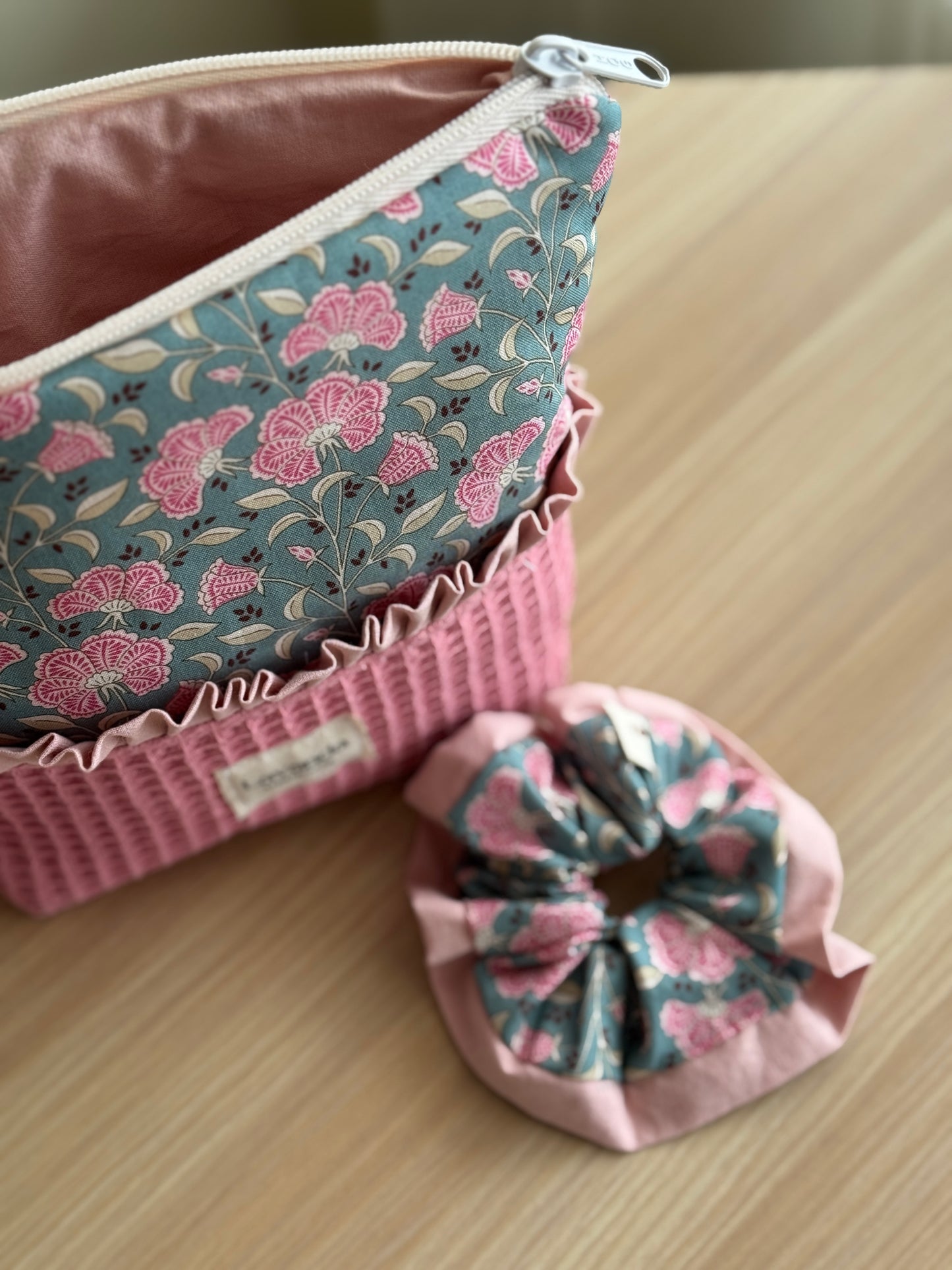 b.Cosmetic bag cosmos