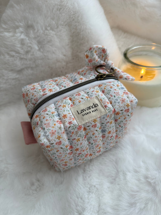 Mini happy box pastel flowers dark zipper