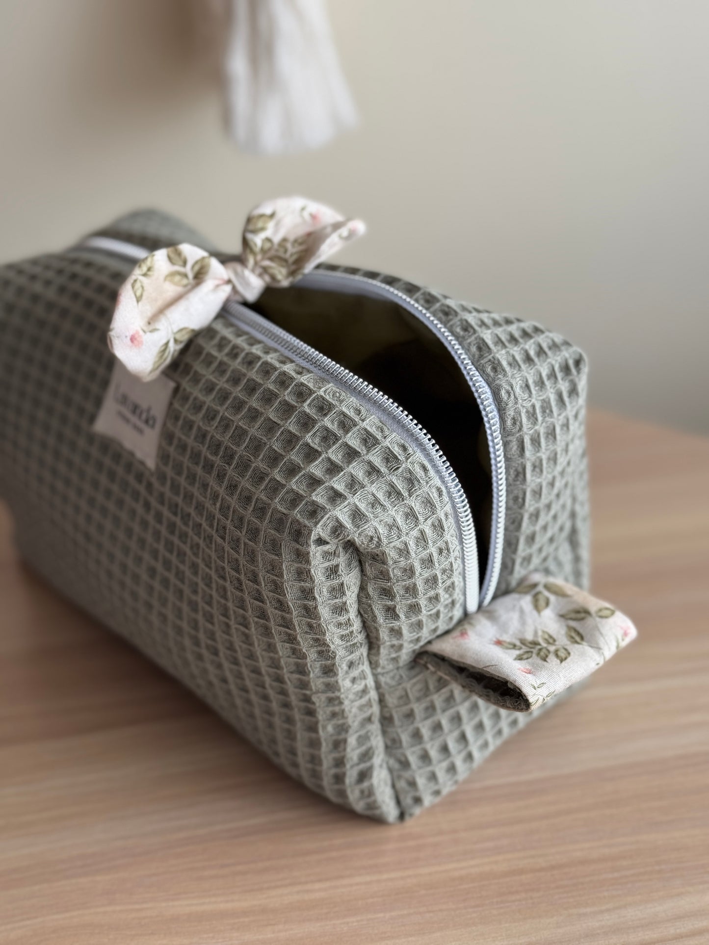 c.Cosmetic bag green waffle