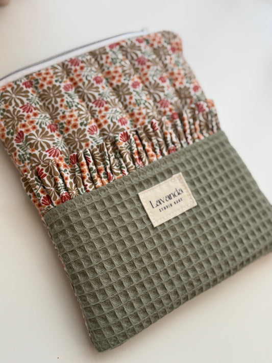Funda Kindle con diseño de gofre verde y flor de naranja