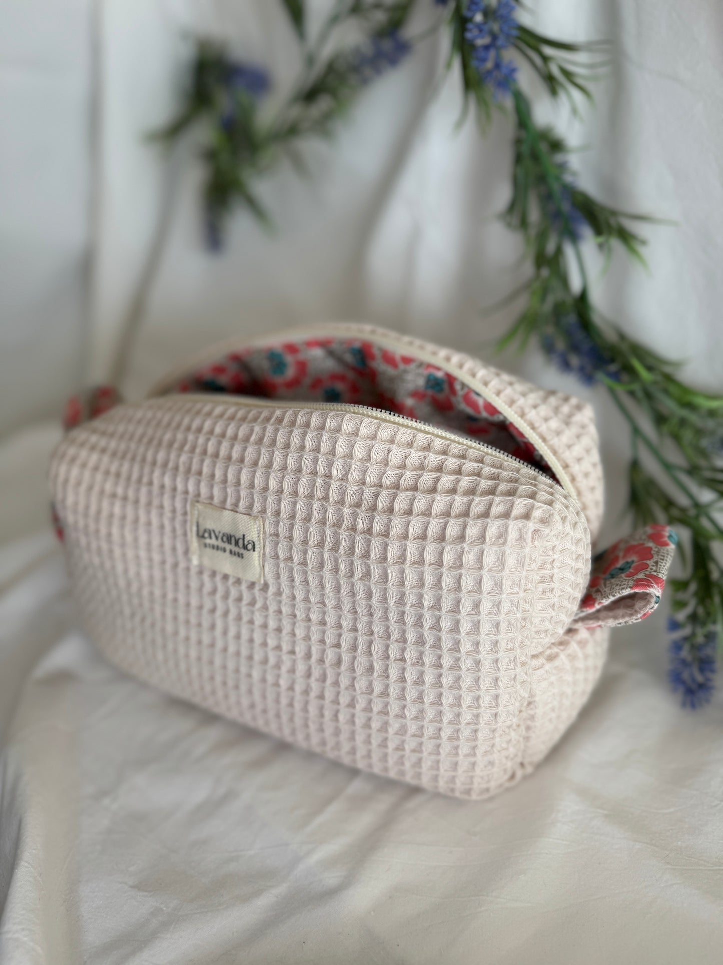 Cosmetic bag Ro,beige vanilla waffle.